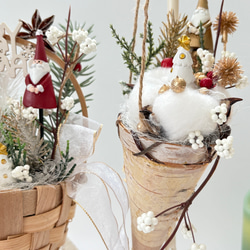 森のサンタ・バスケット＆コーン SET （アーティシャルフラワー／造花／ドライフラワー） クリスマス雑貨 ～光触媒加工～ 7枚目の画像
