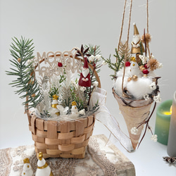 森のサンタ・バスケット＆コーン SET （アーティシャルフラワー／造花／ドライフラワー） クリスマス雑貨 ～光触媒加工～ 1枚目の画像