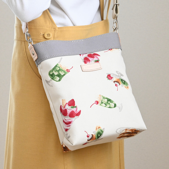 大人が持ちたいメロンソーダにいちごパフェ♩水筒、ペットボトル、傘が入って便利なサイズ＃きなり 1枚目の画像