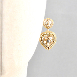 ゴージャスで大人可愛いハート　オートクチュール刺繡イヤリング　ゴールド 6枚目の画像