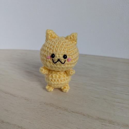 自作ぬいぐるみ・黄色い猫 黄色いダルネコちゃん ハンドメイド ぬいぐるみ 猫 ぬいぐるみ
