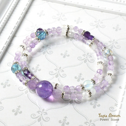 心を落ち着け幸せを呼ぶお守り | アメジスト、アクアオーラの天然石パワー.ストーン ブレスレット 1枚目の画像