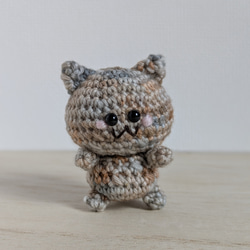 あみぐるみ ちびねこ 猫 サビ猫 茶×グレー 手染め毛糸 1 dピンク