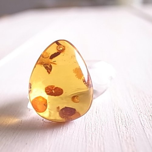 アンバー バルト海産 琥珀 穴開き ルース 天然石 天然石 宙と