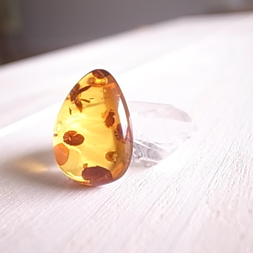 アンバー バルト海産 琥珀 穴開き ルース 天然石 天然石 宙と