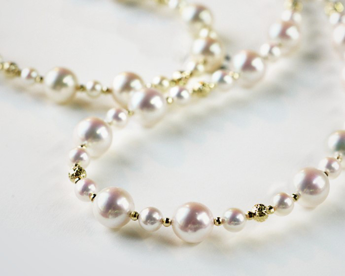 ルミナ4～9mmの天然アコヤ真珠ネックレス（18金ゴールド）。エレガントで様々なシーンに活躍するデザイン。ギフトにもおすすめ。