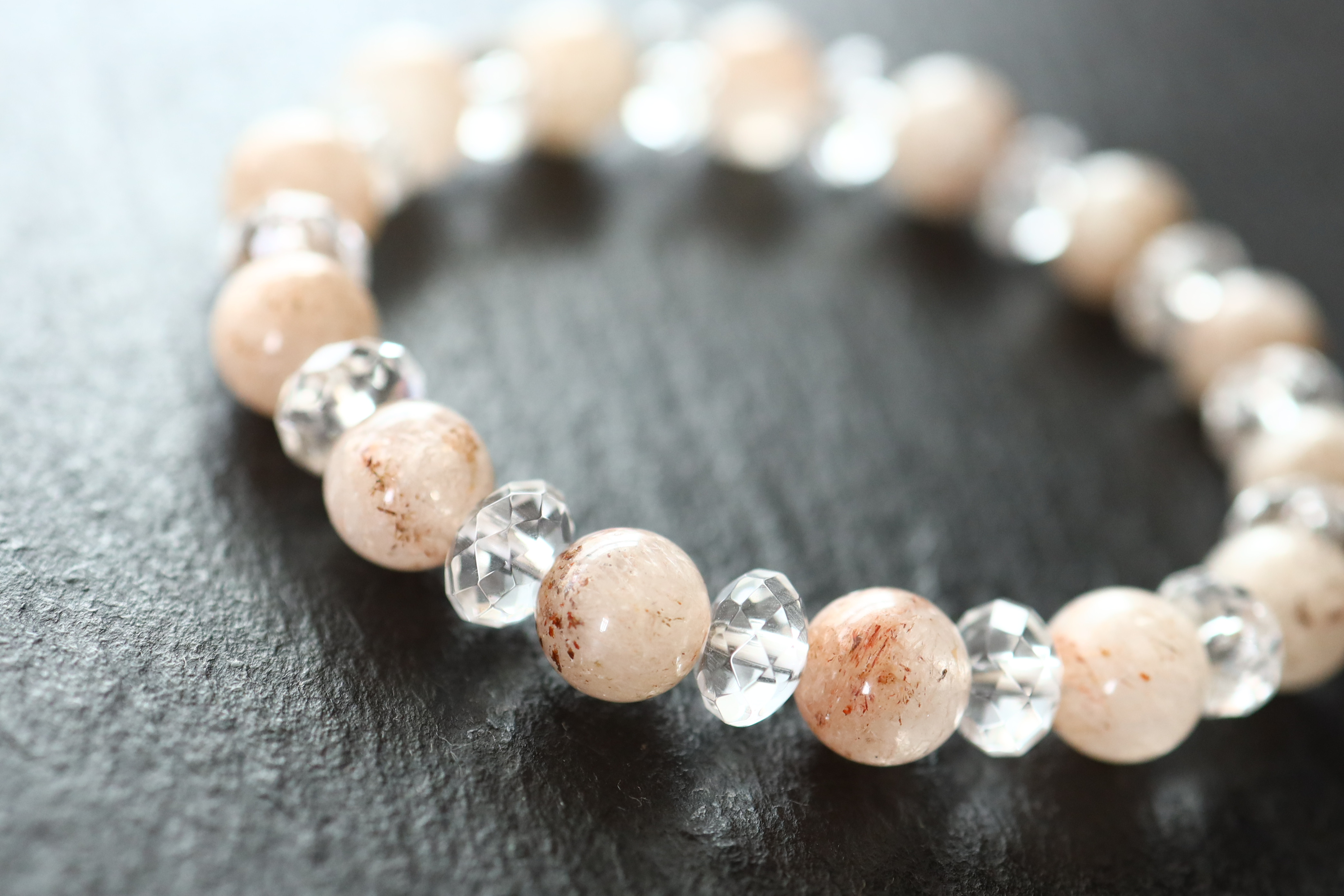 …☆スーパープレミアムブレス☆奇跡の石：シュードモルフ・クリスタルインクォーツ：約9ミリ＆水晶☆…