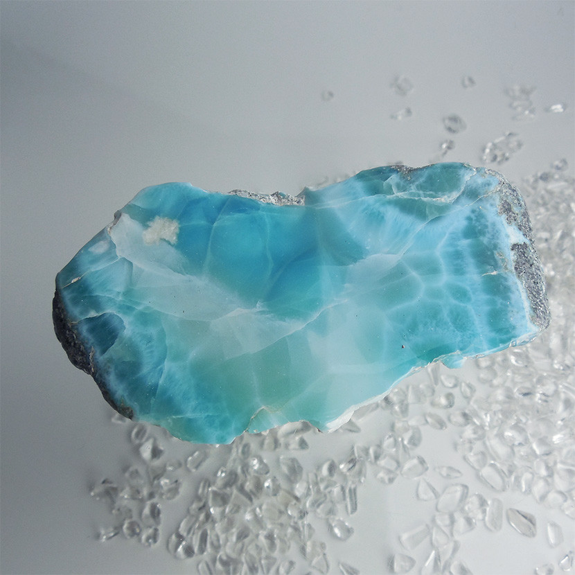 ラリマー原石　112g【送料込】　LMRG092　ドミニカ共和国の鉱山から　larimar