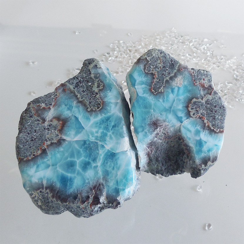 ラリマー原石　192g + 121g【送料込】　LMRG095　ドミニカ共和国の鉱山から　larimar