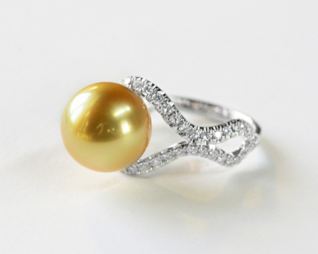 ルミナ 11-12mm 南洋天然ゴールデンパール 18Kゴールドダイヤモンドリング エレガントで万能な高級デザイン ギフトにもお