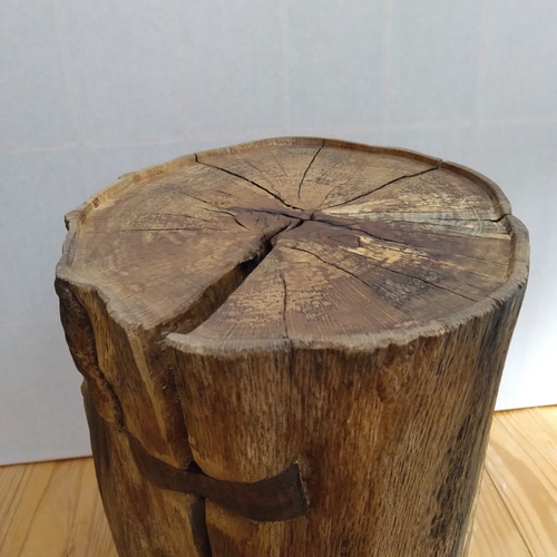 しっかり丸太椅子 ～樫の丸太スツール・サイドテーブル・ディスプレイ