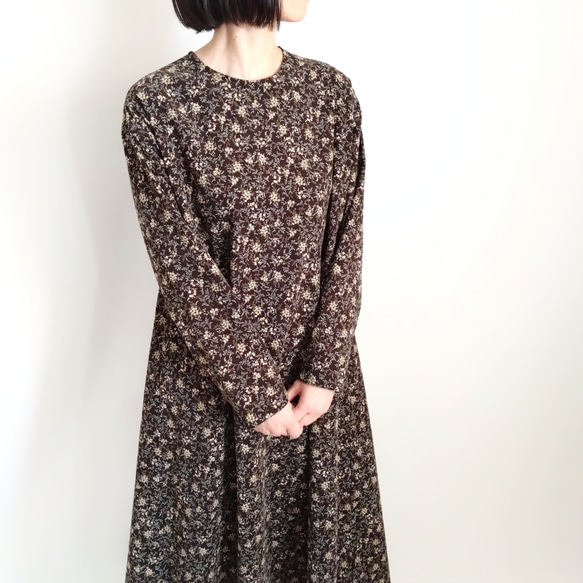 再販！× 10  新色！ボタニカルコーデュロイのワンピース  ブラウン 4枚目の画像