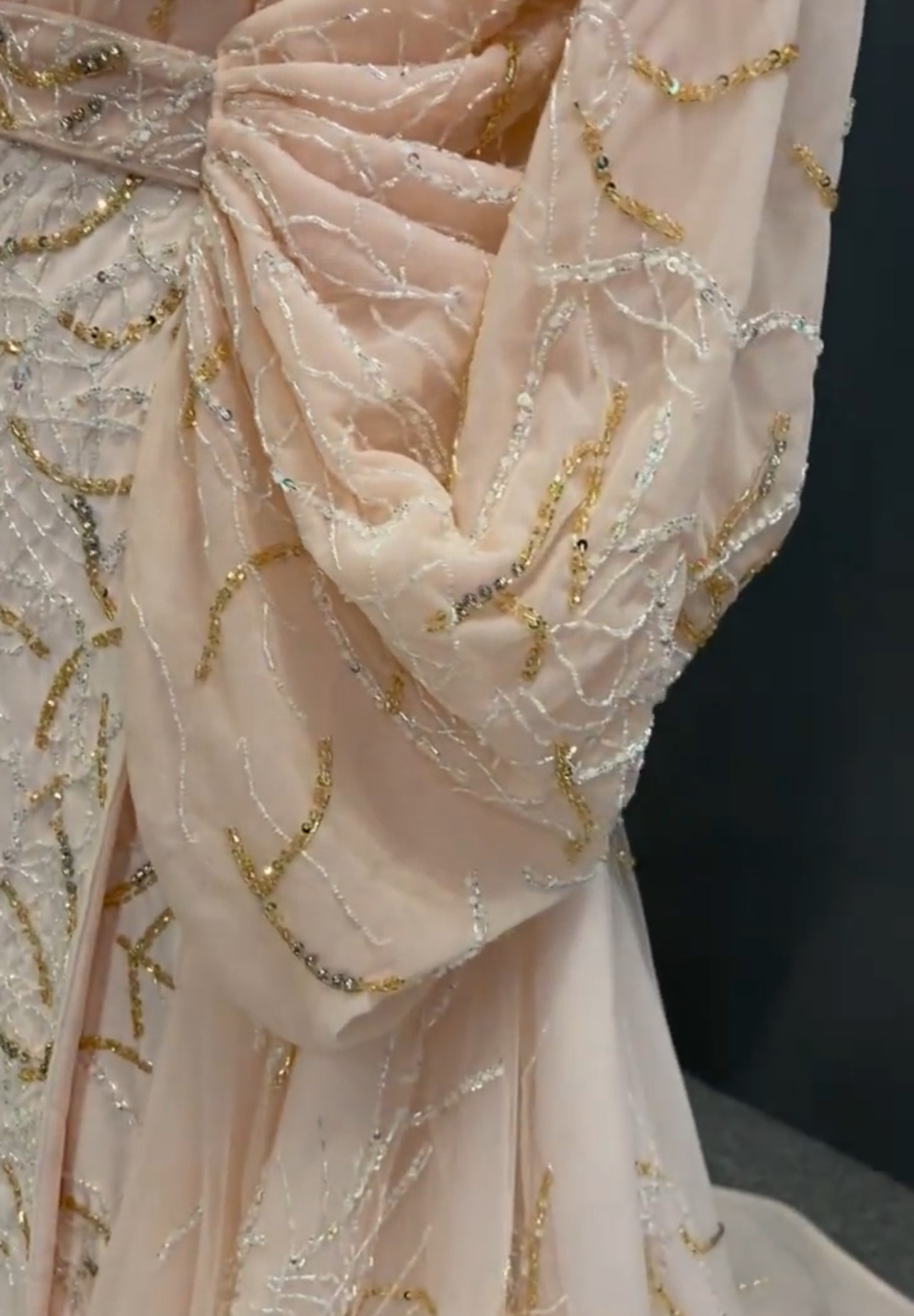 顧客満足度99％以上　サイズオーダー　チャック　トレーン　コーラルピンク　マザードレス　優雅なシルエット演奏会ファスナー