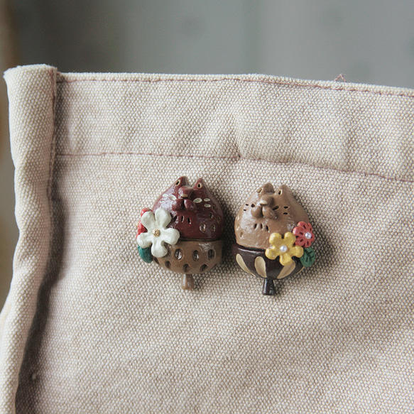 猫のブローチ　秋拾い「どんぐりねこ」 5枚目の画像