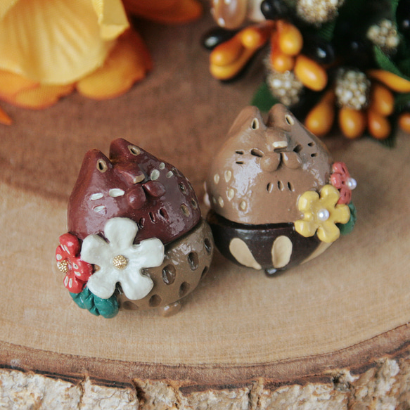 猫のブローチ　秋拾い「どんぐりねこ」 2枚目の画像