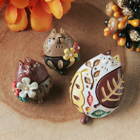 猫のブローチ　秋拾い「落ち葉ねこ」 6枚目の画像