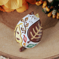 猫のブローチ　秋拾い「落ち葉ねこ」 1枚目の画像