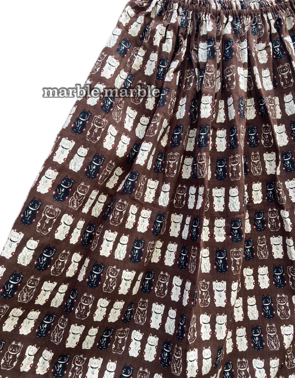 縁起物　千万両　招き猫　ネコ　猫　千万両　寿　ねこスカート　ギャザースカート　大人スカート　ふんわりスカート　ブラウン