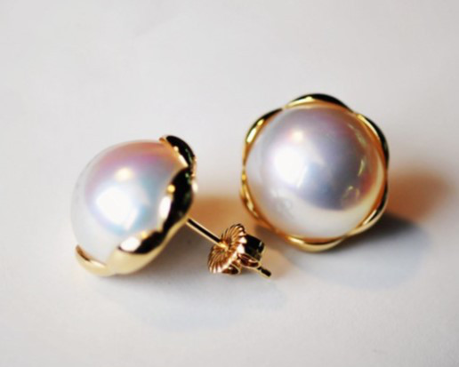 【ルミナ】13～15mm 日本製オーロラマベパール ピンクホワイトトーン 18Kゴールドセット ラージスタッドピアス 大きな花び