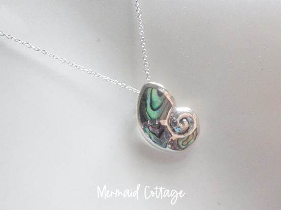 ＊Snail＊Pauashell and Silver 925　シルバー925とパウアシェルの巻貝ネックレス