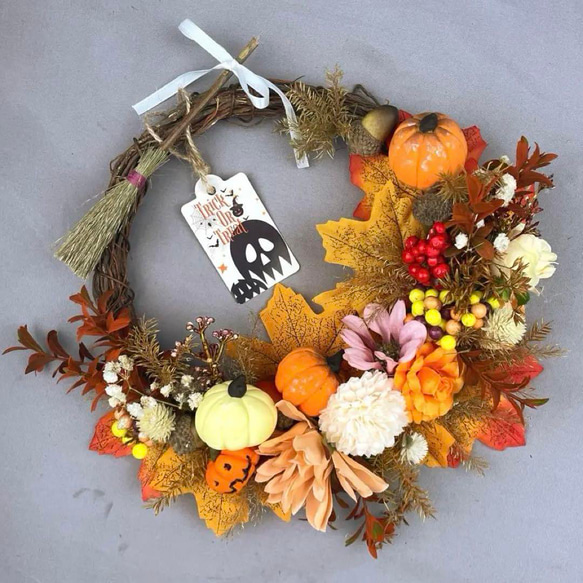 ハロウィンリース 秋色リーフと花飾り 30cm アートフラワー hanakaze