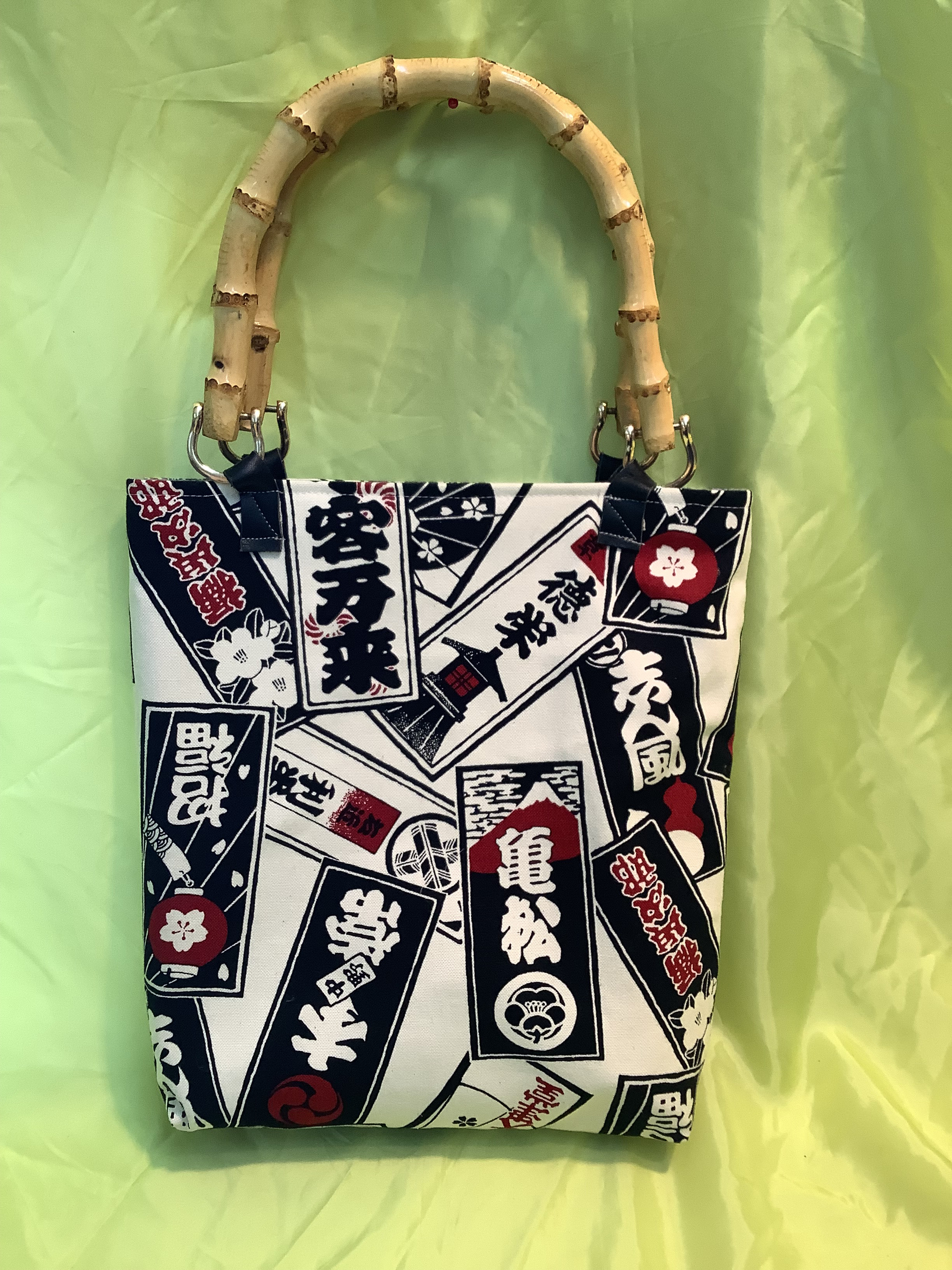 竹手、帆布で作ったリバーシブルトートバッグ