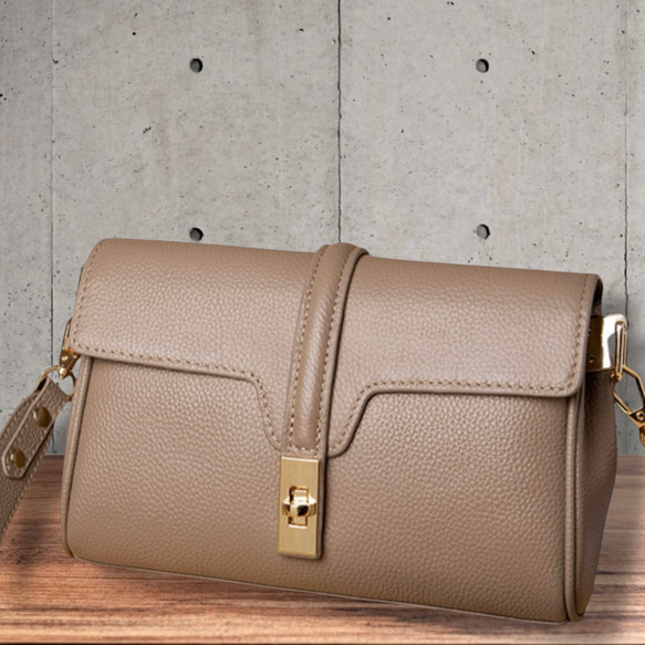 本革　エレガントデザインバッグ　2way ストラップ2本付き 2枚目の画像