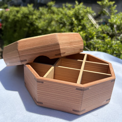 受注生産】杉と檜の八角形木箱（六寸）｜仕切り付き・菓子鉢／重箱