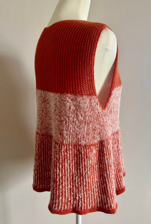 手編みベスト ベビーアルパカ&シルクの毛糸を使用 5枚目の画像