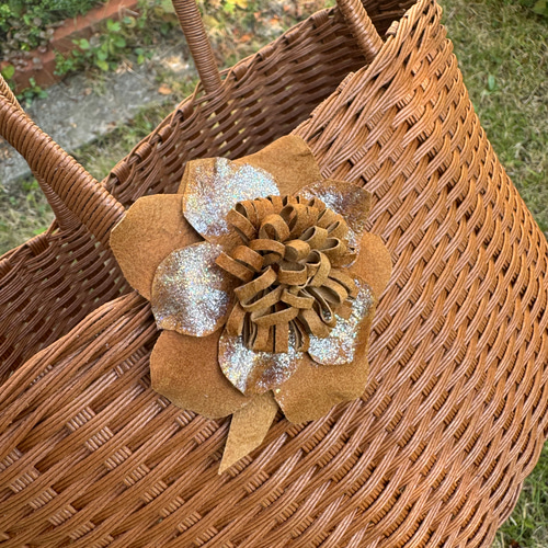 追いかけ編みのかごバッグ（大）【コサージュ付】 かごバッグ Yui Yui