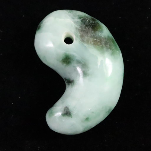 糸魚川翡翠 ヒスイ 小滝産 薄緑 30mm勾玉 ディレクトリカード付 13.80g