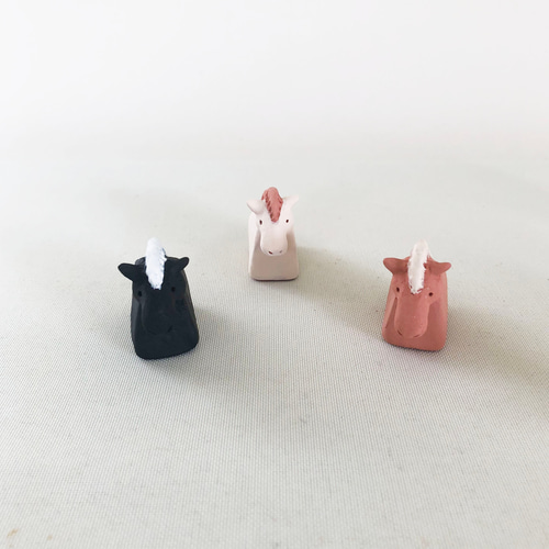 受注制作]ミニ干支 午（素焼き・黒陶の馬 置物） その他置物 okara.bo