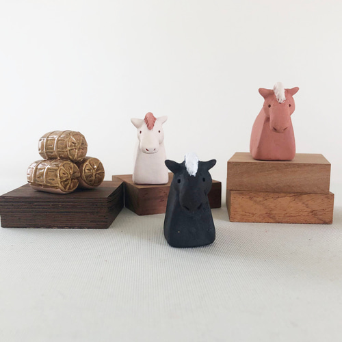 受注制作]ミニ干支 午（素焼き・黒陶の馬 置物） その他置物 okara.bo