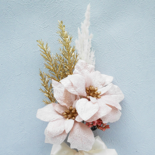 ピンクポインセチアとゴールドのクリスマスミニブーケ❀アーティ