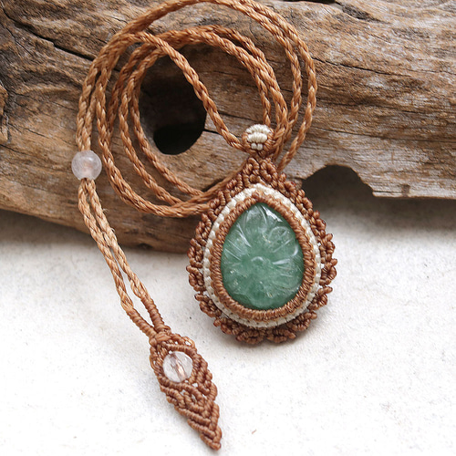 ♡アベンチュリン、レッドアンバー、フローライトなどマクラメ編みネックレス カービングアベンチュリンマクラメネックレスmac436天然石エスニック