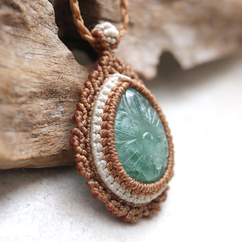 ♡アベンチュリン、レッドアンバー、フローライトなどマクラメ編みネックレス カービングアベンチュリンマクラメネックレスmac436天然石エスニック