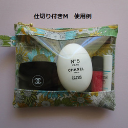 仕切り付きM-3　クリアポーチ 　フェリシテ　リバティ　ラミネート　♡密集した丸みのあるふっくらとした花柄が印象な柄 6枚目の画像