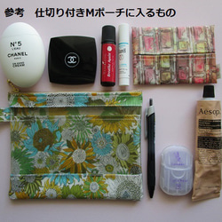 仕切り付きM-3　クリアポーチ 　フェリシテ　リバティ　ラミネート　♡密集した丸みのあるふっくらとした花柄が印象な柄 8枚目の画像