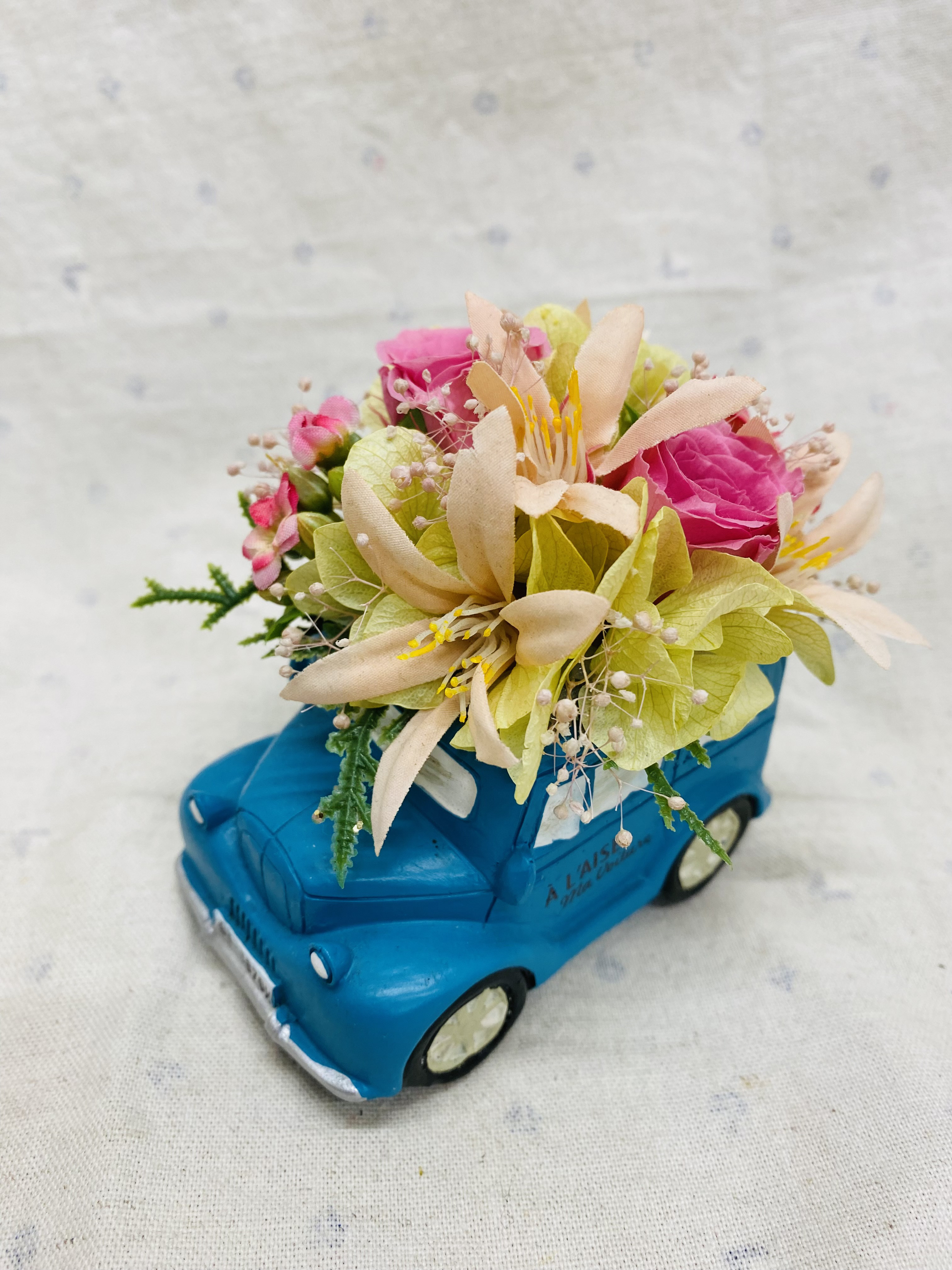 かわいい車のプリザーブドフラワー