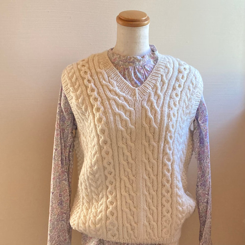 手編みベスト 一点もの アラン模様 ケーブルニットベスト ナチュラル