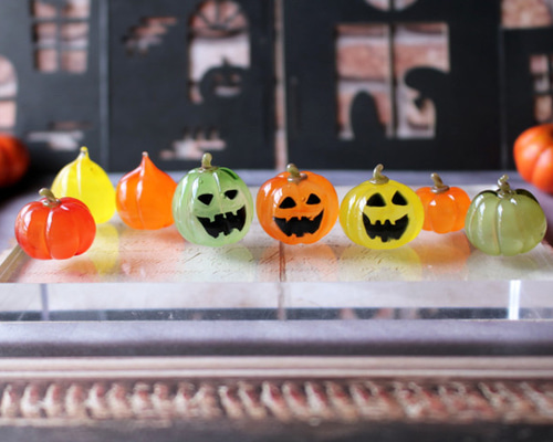 ガラスのハロウィン・ミニチュアジャックオランタン・かぼちゃ畑（半