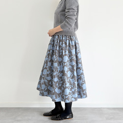 ♦︎秋の新作♦︎シルエットフラワー　コーデュロイのギャザースカート　グレージュ×サックスブルー 1枚目の画像