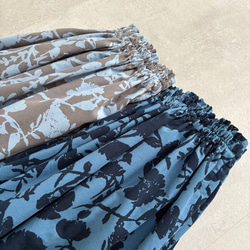 ♦︎秋の新作♦︎シルエットフラワー　コーデュロイのギャザースカート　グレージュ×サックスブルー 8枚目の画像