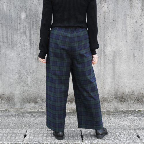 上品で大人な色合い タータンチェック ワイドイージーパンツ（ブラック
