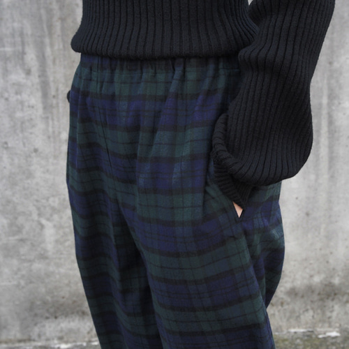 上品で大人な色合い タータンチェック ワイドイージーパンツ（ブラック