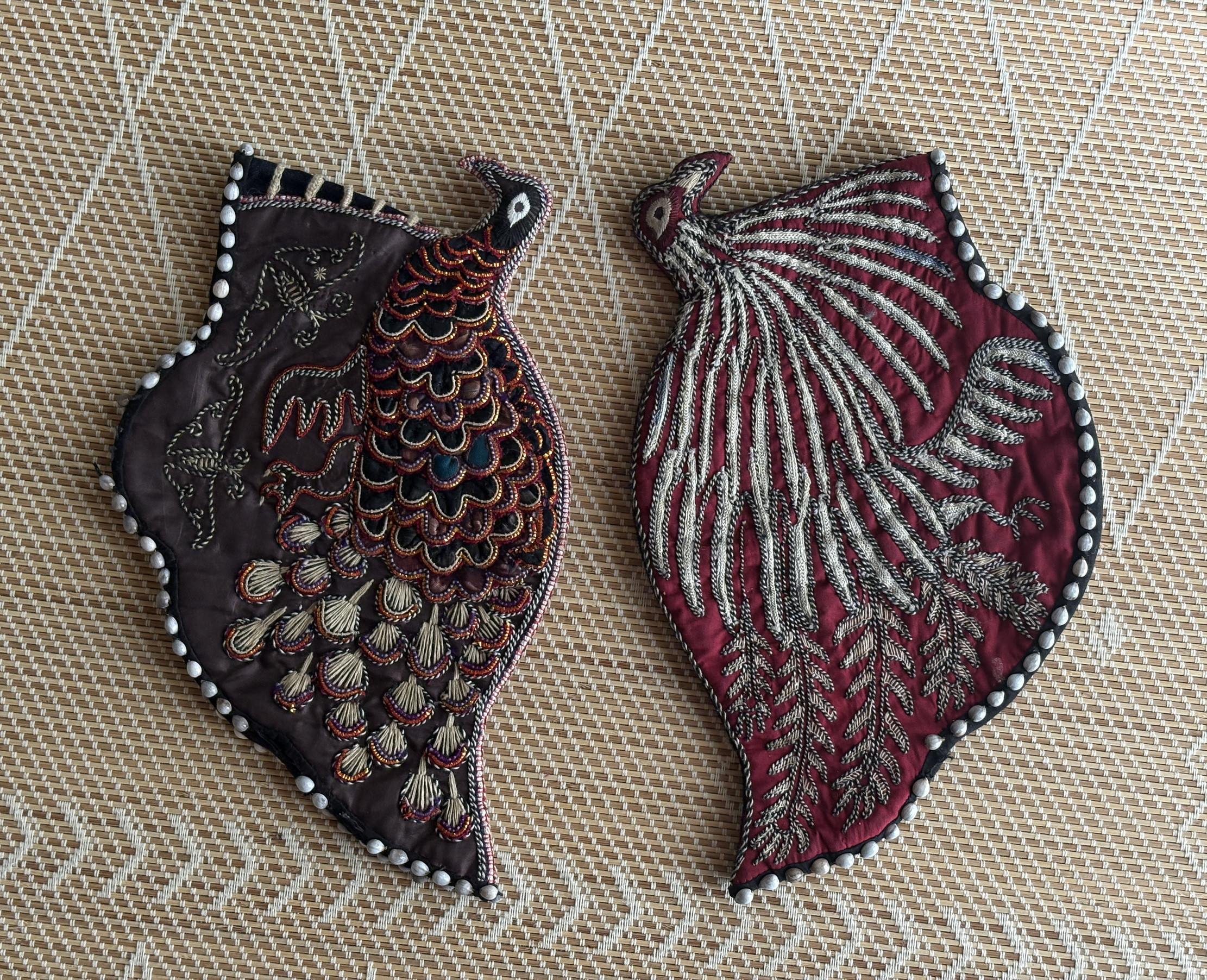 民族刺繍 子ども帽子」「ヴィンテージ 民族アート」「鳳凰 刺繍 インテリア」