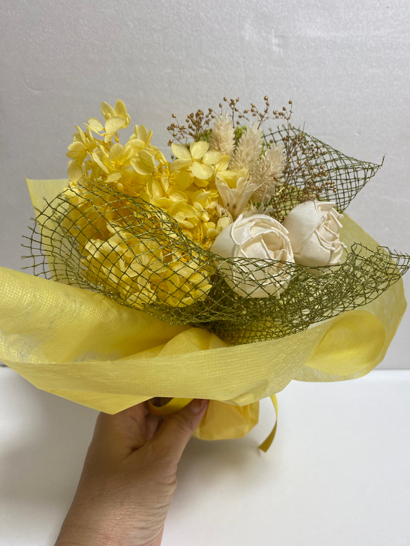プリザーブドフラワーの花束 2枚目の画像