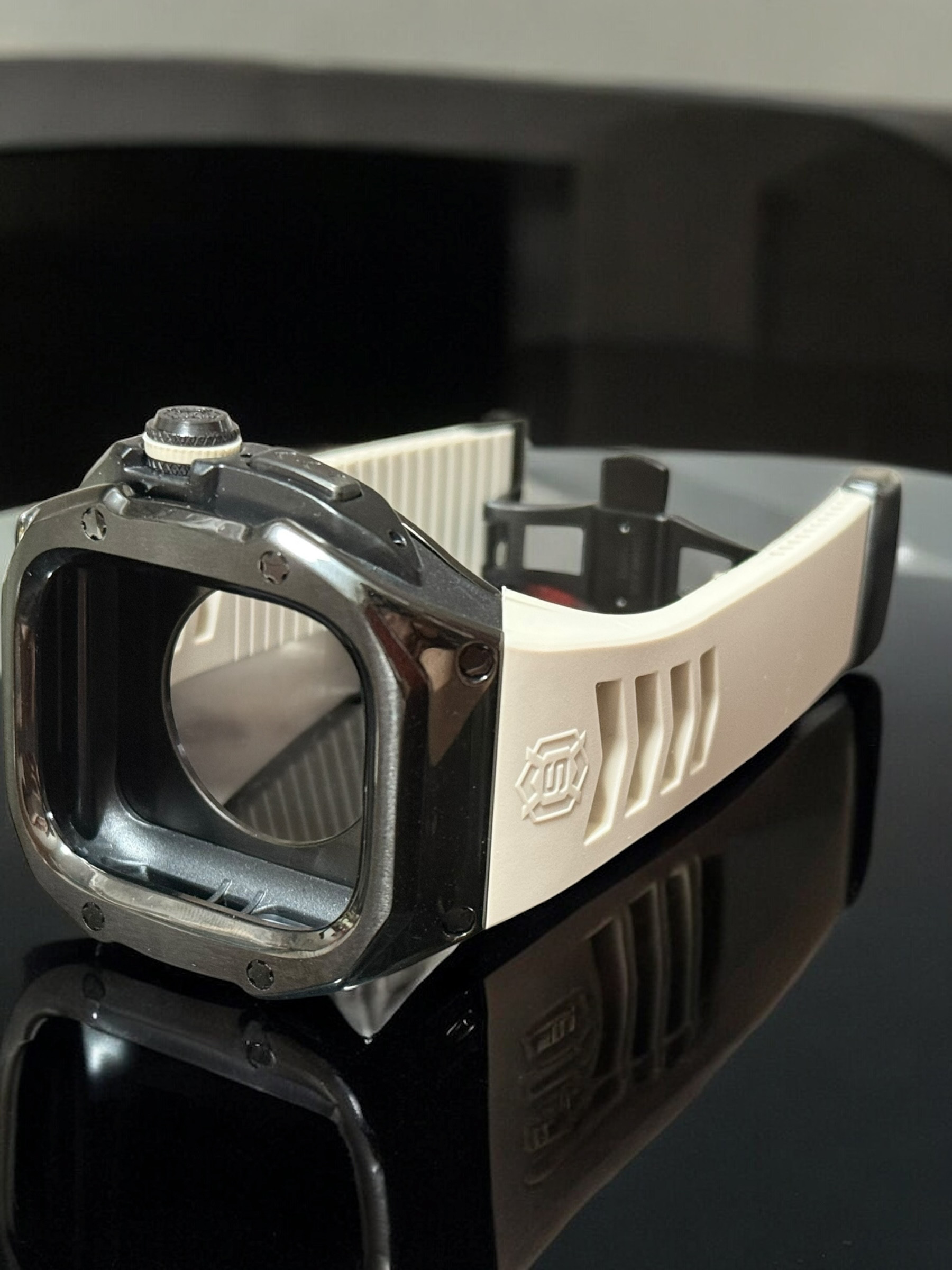 49mm ステンレスケース　ウルトラ アップルウォッチ　　サンドホワイト×ブラック