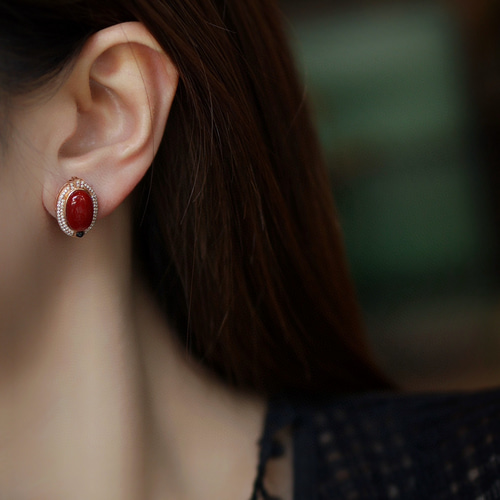 血赤珊瑚　エメラルド　k18ピアス 優雅」K18ピンクゴールド 天然血赤サンゴ 珊瑚 ピアス 情熱 3月