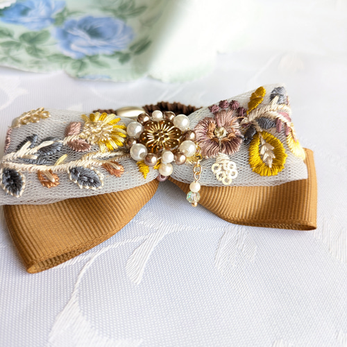 再販可能】インド刺繍リボン ヘアゴム 花柄 清楚 パールビーズ飾り